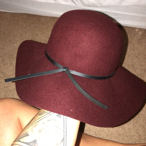 Francesca's Collections Accessories - Maroon Hat